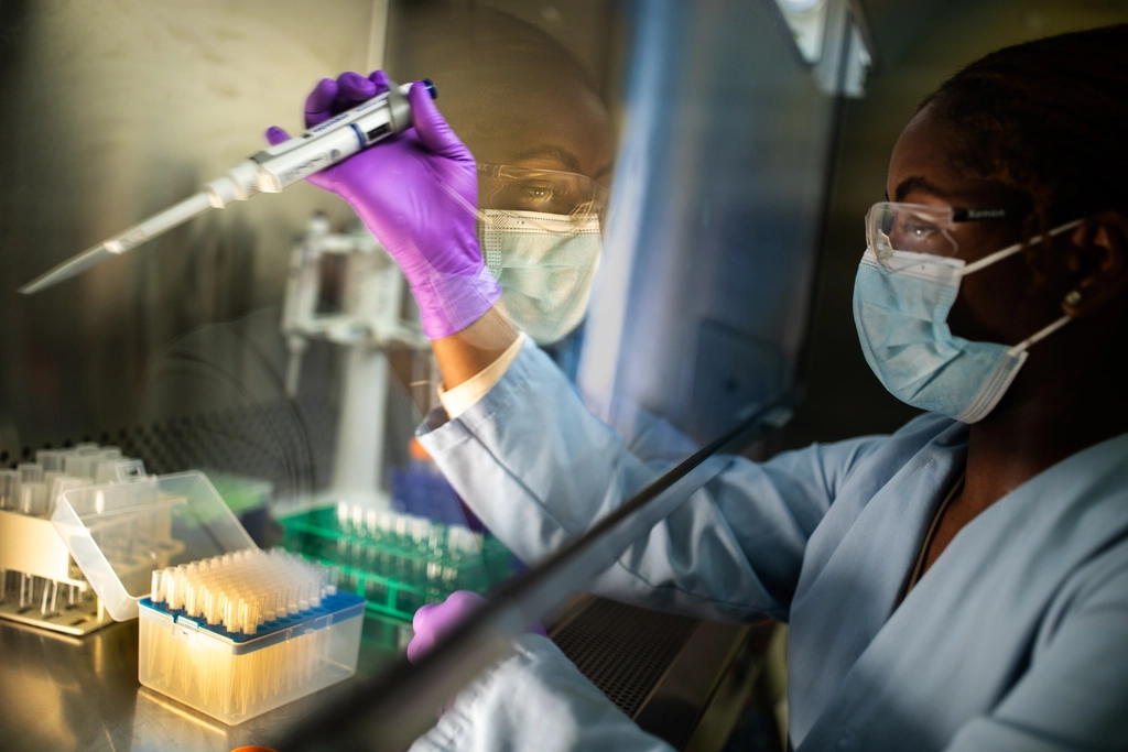 Biosafety cabinet testing in a microbiology laboratory