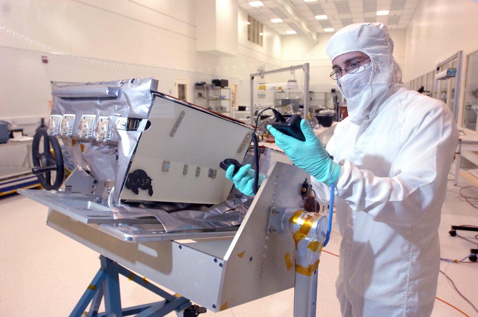 Cleanroom recovery test with a particle counter